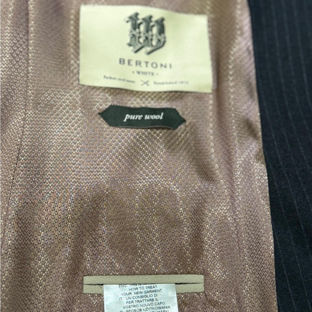 Bertoni Classic Gray Pinstripe Men’s 100% wool suit set Blazer and pants NWT - Picture 6 of 13